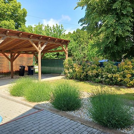 Oliva 8 Fos Balatoni Nyaralo Villa Балатонакаратя Екстериор снимка