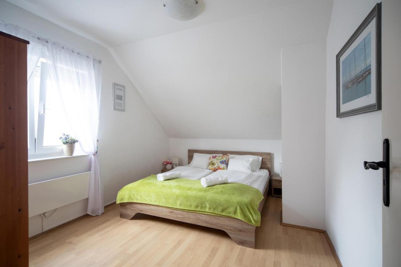 Oliva 8 Fos Balatoni Nyaralo Villa Балатонакаратя Екстериор снимка