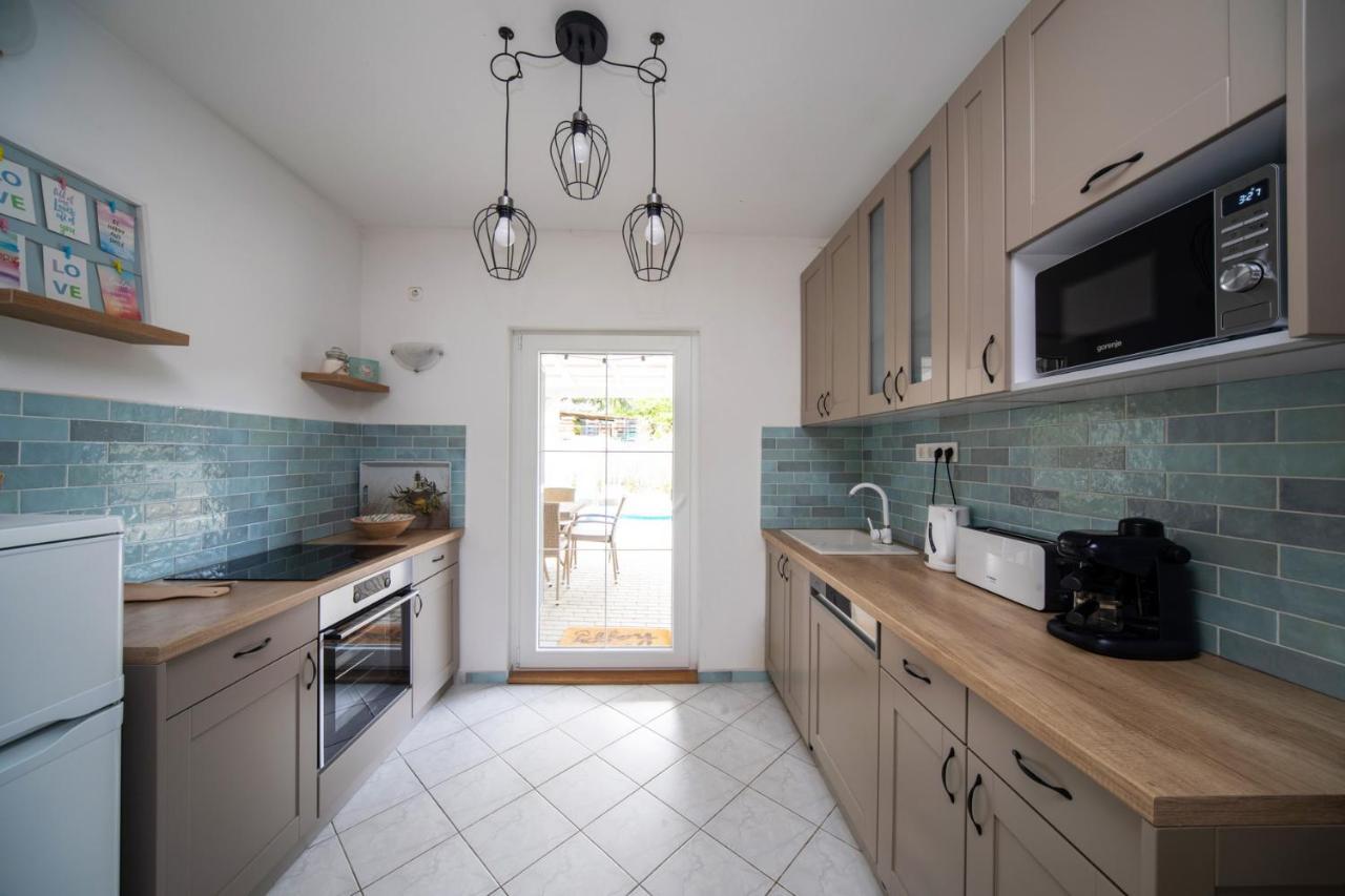 Oliva 8 Fos Balatoni Nyaralo Villa Балатонакаратя Екстериор снимка